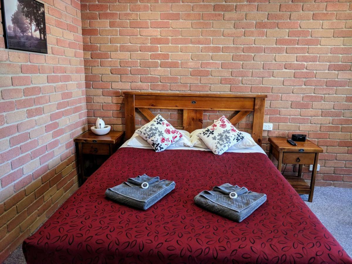 Travellers Inn Kaniva ภายนอก รูปภาพ