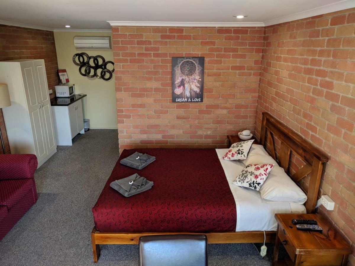 Travellers Inn Kaniva ภายนอก รูปภาพ