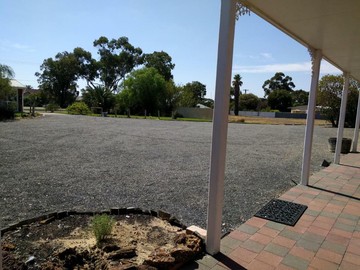 Travellers Inn Kaniva ภายนอก รูปภาพ